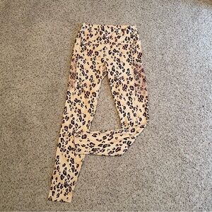 Fabletics - cheetah print leggings M